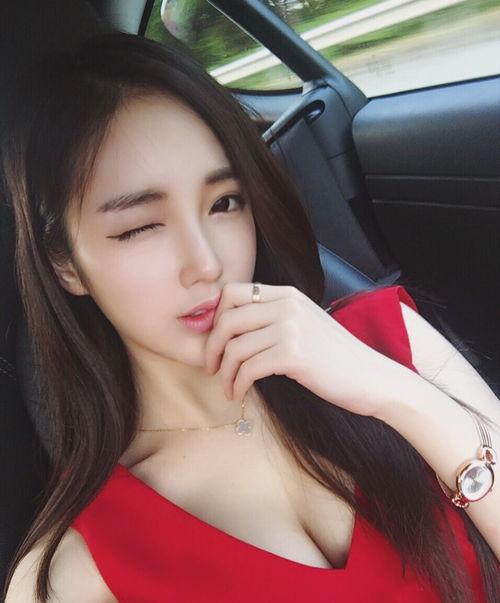 网红美女手机号,揭秘她的神秘生活！”